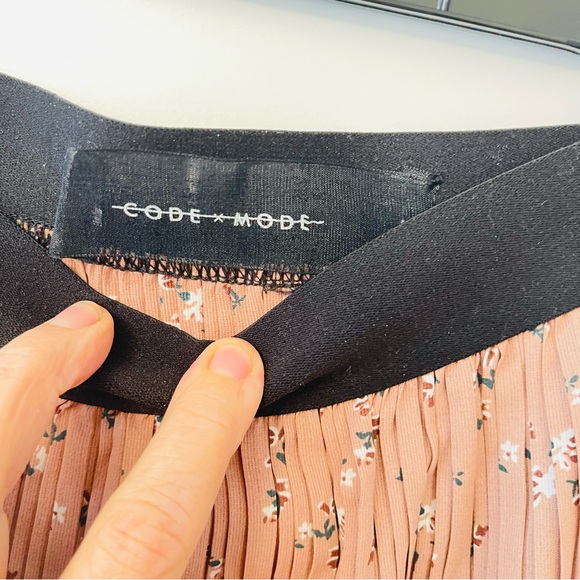 CodeX MODE, pleated midi skirt - Picture 4 of 4